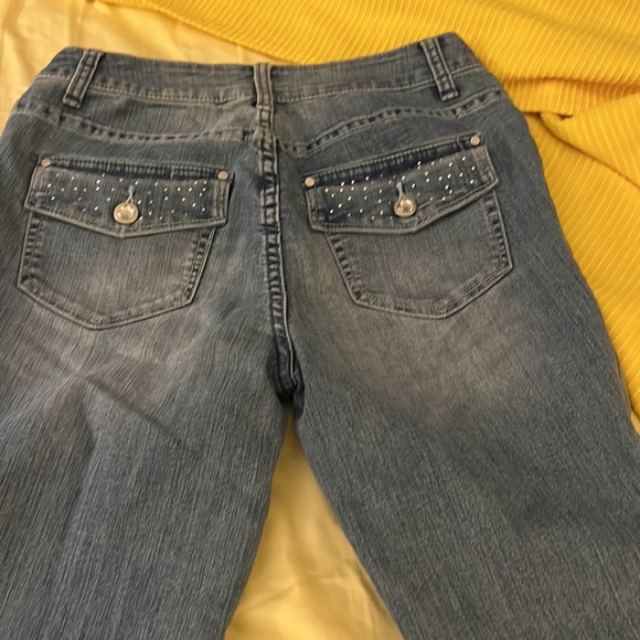 Cache size 2 jeans, distressed with bling - Picture 4 of 4